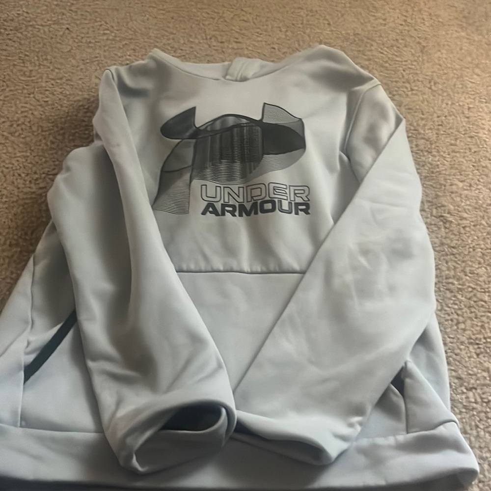 Boys under Armour hoodie